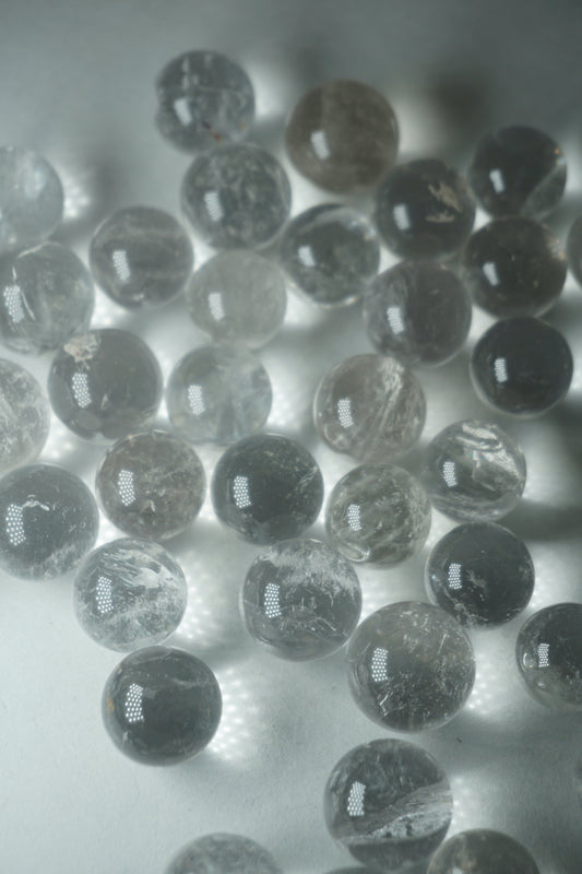 sphère en cristal de quartz clair