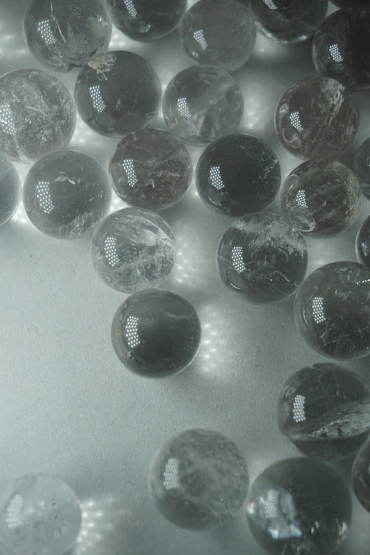 sphère en cristal de quartz clair