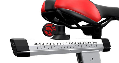 Vélo d'intérieur Life Fitness IC6 - Guidon et selle réglables - Affichage numérique - Porte-bidons