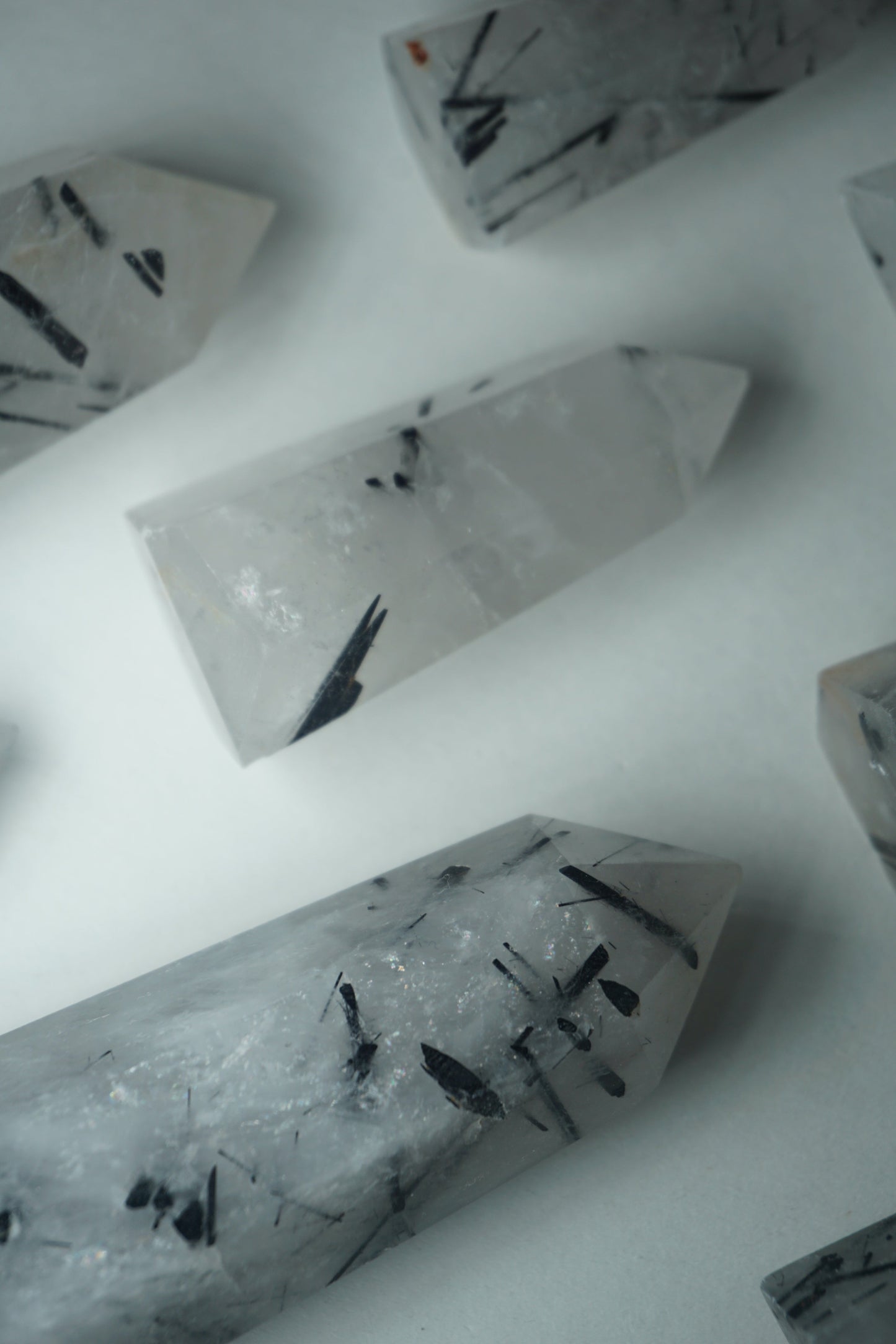 Tourmaline | Tourmaline sur Quartz Rutilé - Pointe Biterminée