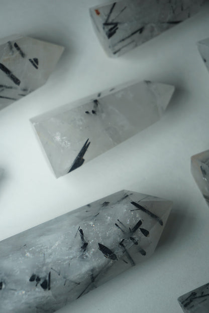 Tourmaline | Tourmaline sur Quartz Rutilé - Pointe Biterminée